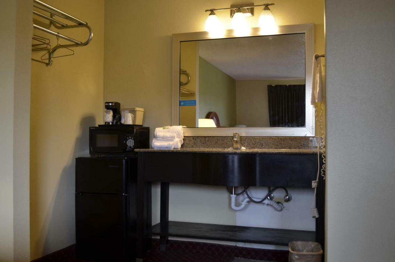 Budget Inn Williamsville Exteriér fotografie